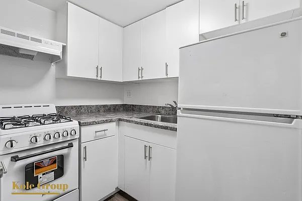 Rented by Kole Group | media 25