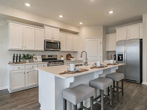 1110 Meadowlark Dr