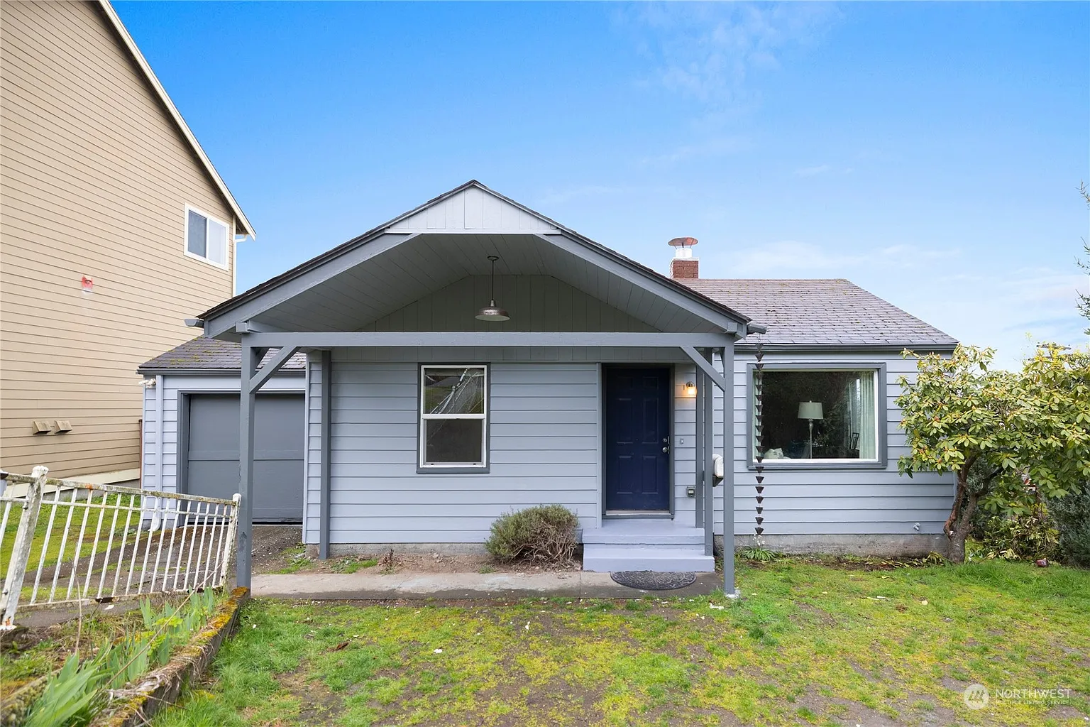 357 Bronson Way NE photo 1