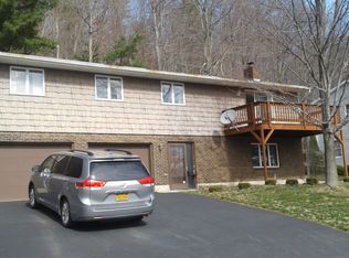 2905 Holly Ln, Endwell, NY 13760