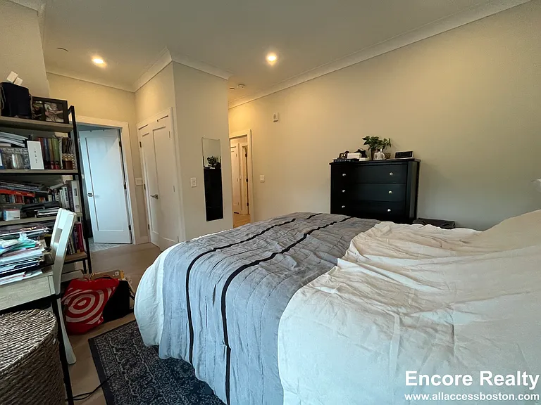 32 Cummins Hwy #4 — Photo 20