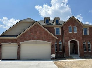 56439 Scotland Dr, Macomb, MI 48042