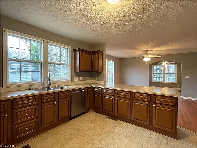 2053 W Clemmonsville Rd — Photo 8