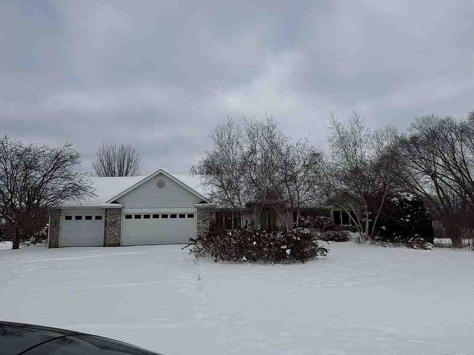 1st image of 220 Glen Abbey Dr