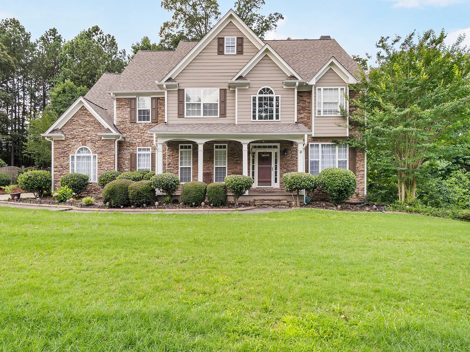5 bed, 4563 sqft, $3,500 — Photo 1