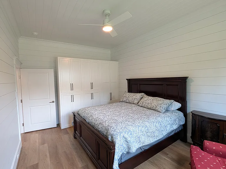 891 Elm St — Photo 22