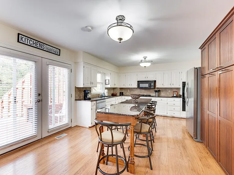 4625 Mountain View Dr — Photo 23