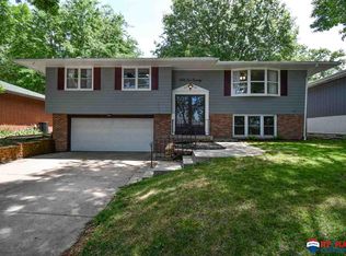 5220 S 49th St, Lincoln, NE 68516