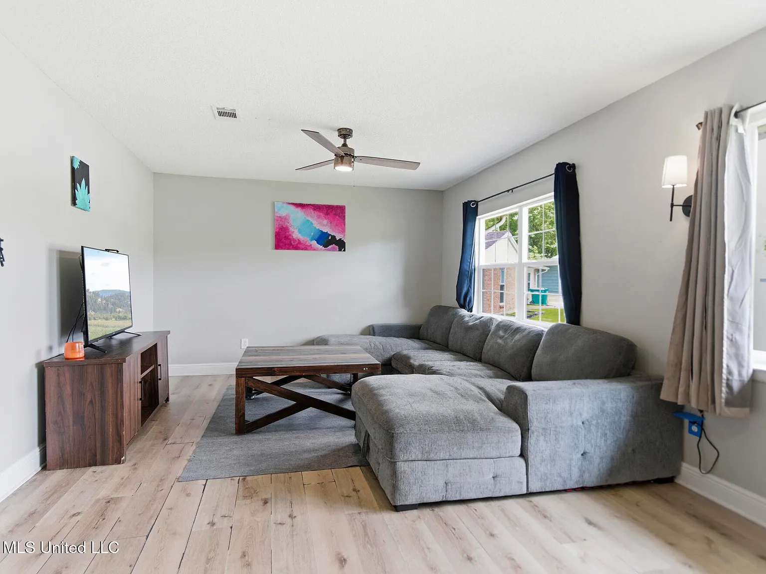 3 bed, 2.0 bath, 1400 sqft, $1,750 — Photo 4