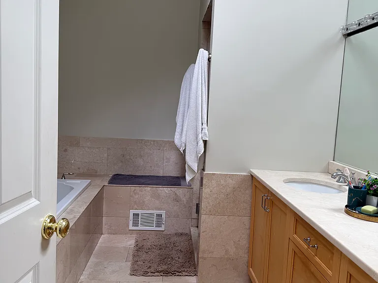 730 Floyd St — Photo 12
