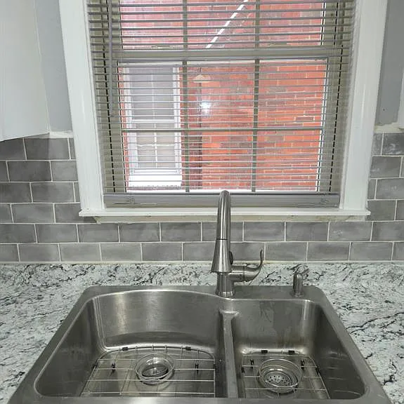 8254 Sussex St — Photo 11