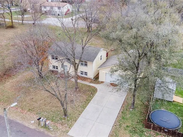 426 2nd St, Trimble, MO 64492