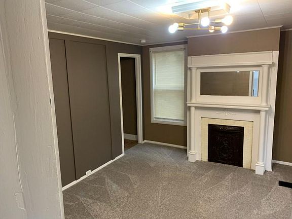 2nd image of 2051 Crown Ave #1