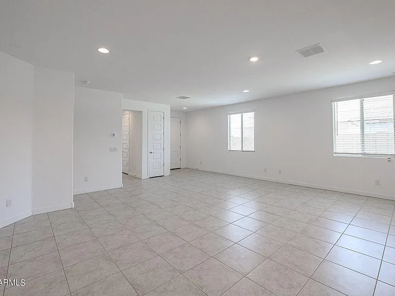 16554 W Questa Dr — Photo 6