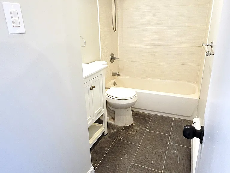 170-20 Lithonia Ave #1F — Photo 17
