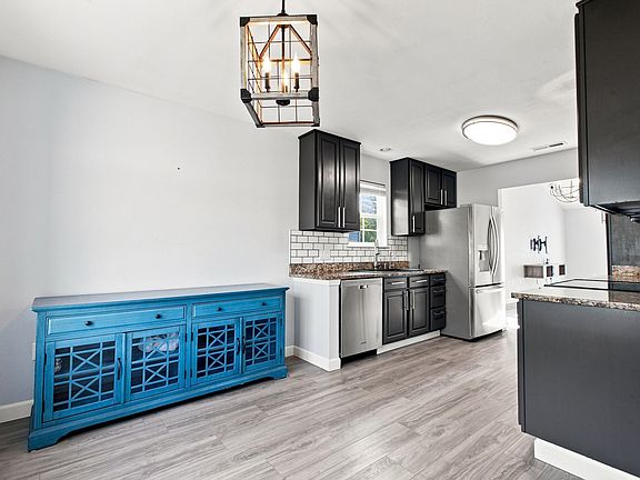 4th image of 705 Luria Ln