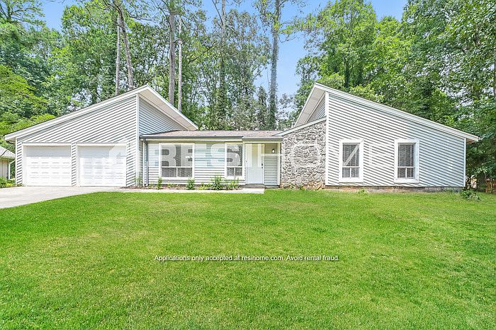 1st image of 3238 Moravia Dr