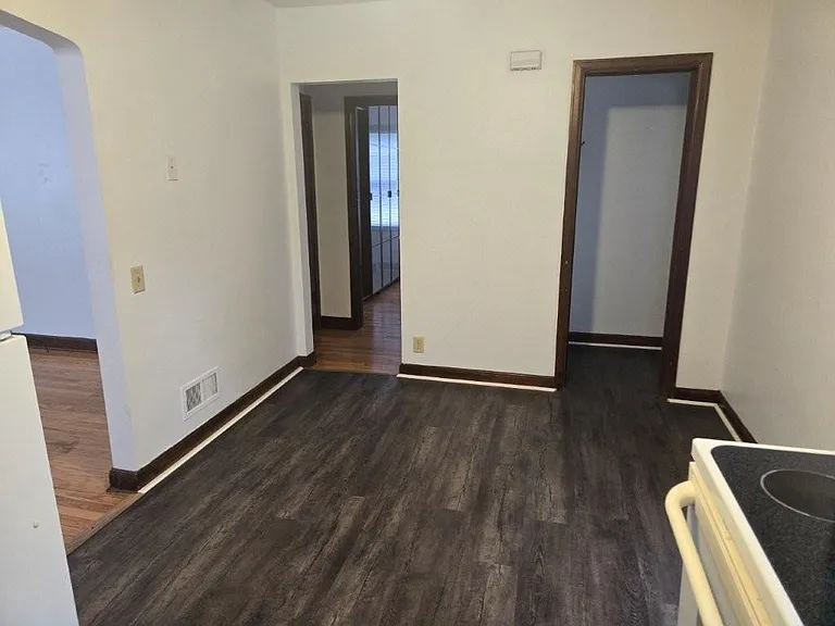 2737 Commercial Ave #1 — Photo 11