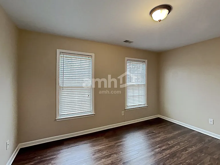 4524 Kingsgate Ct NW — Photo 16