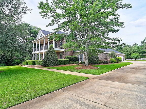 3rd image of 601 Edinburgh Way