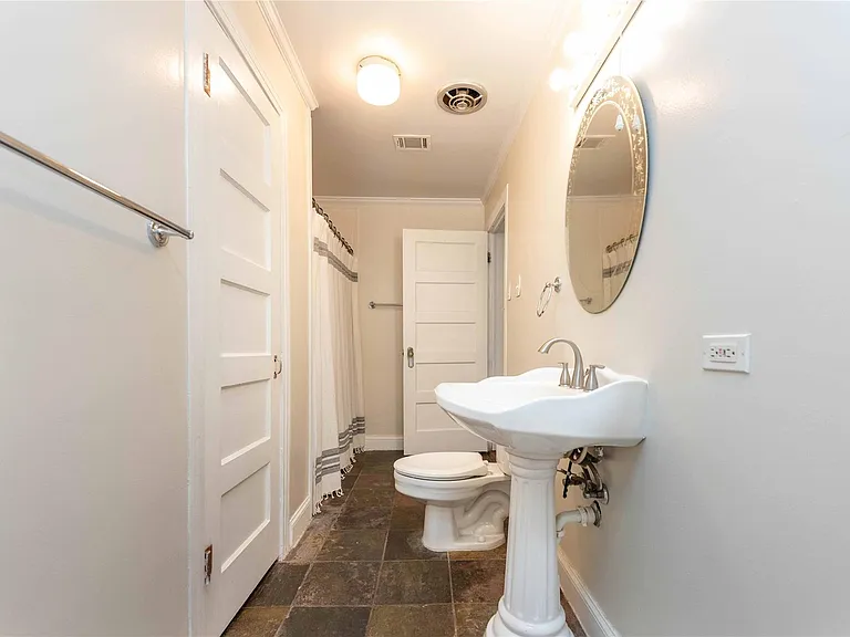 406 Lexington Rd #1 — Photo 17