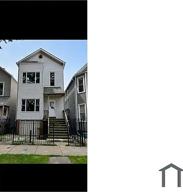1932 N Whipple St — Photo 1