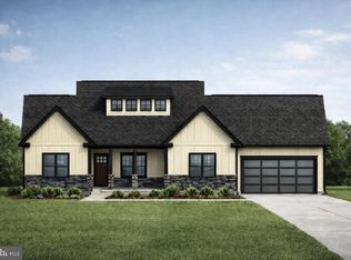 40 Stormfield Dr W, Martinsburg, WV