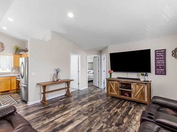 3rd image of 7094 Glen Creek Dr SE