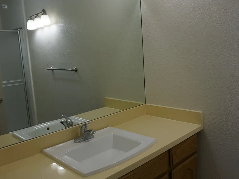 1817 Pelham Ave #101 — Photo 8