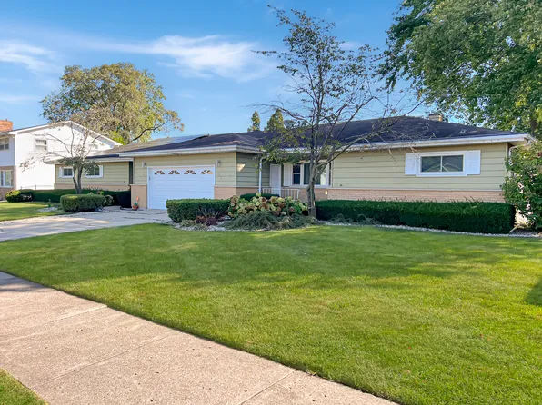 2233 & 2231 Yeoman St, Waukegan, IL 60087