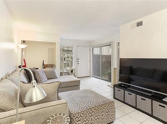 3rd image of 2928 Manhattan Blvd Unit 168