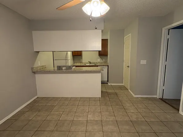 203 S Baggett St, Prairie Grove, AR