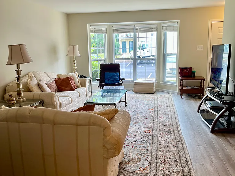 Spacious living room