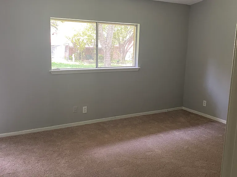 5009 Tiffany Ln — Photo 8