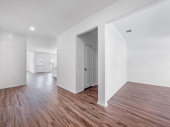 4th image of 10425 Steinbeck Dr
