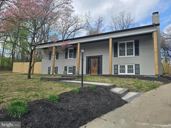 1712 Raines Dr, Fredericksburg, VA 22401