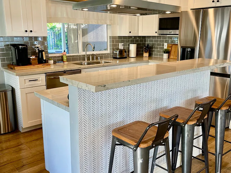 571 Park Dr — Photo 8