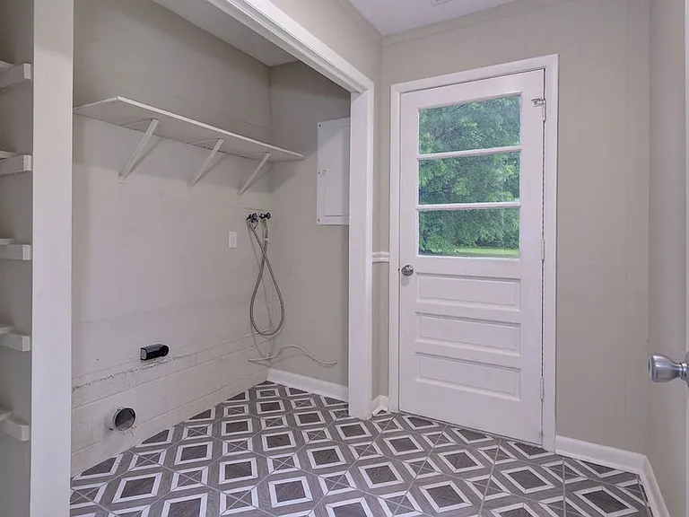 485 Colony Rd — Photo 14