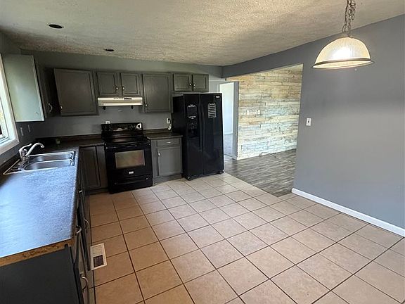 3rd image of 353 Hickory Dr
