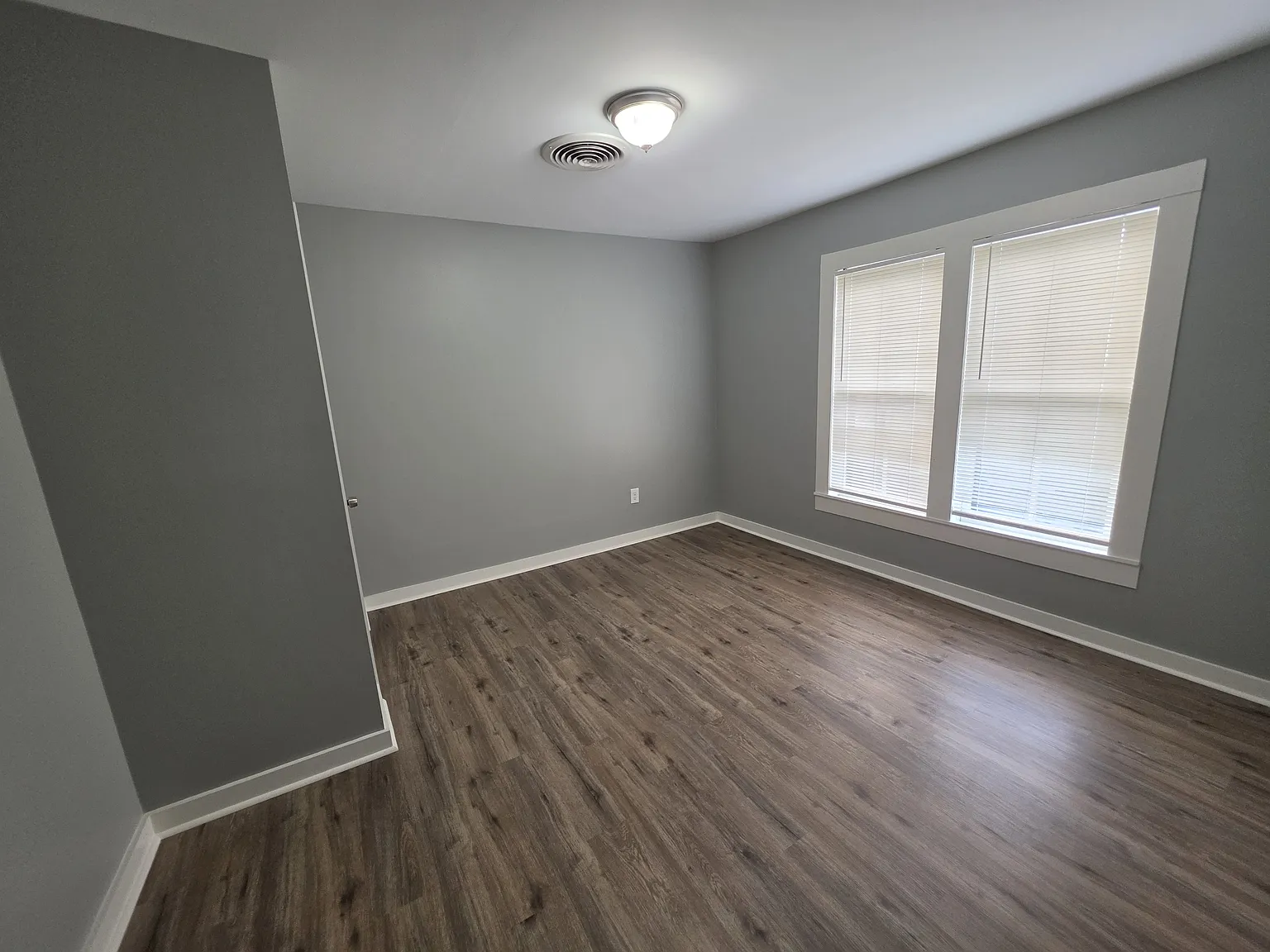3 bed, 1500 sqft, $1,430 — Photo 3