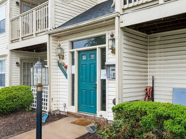 11006 Koman Cir APT 202, Manassas, VA 20109