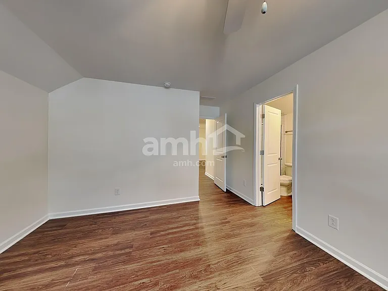 553 Camp Dr — Photo 9