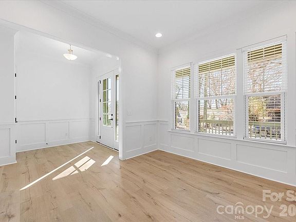 5th image of 1611 Chippendale Rd