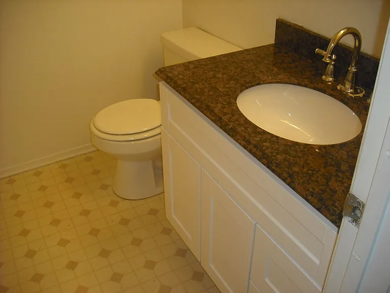 1410B Friedrich Ln — Photo 5