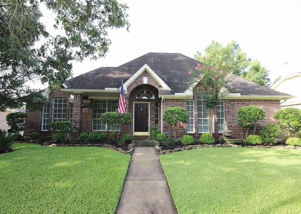 Welcome home to 1702 Medway Drive