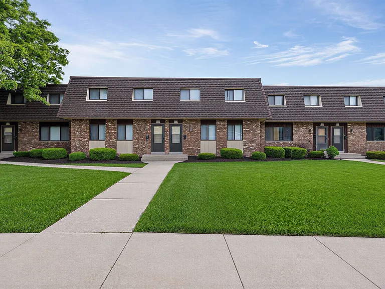 Stone Point Apartments Exterior
