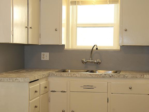 4th image of 5228 11th Ave NE Unit B