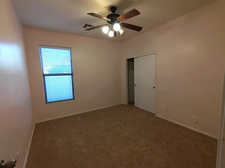 4419 W T Ryan Ln — Photo 17