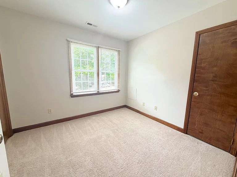 433 Creekway Dr — Photo 13