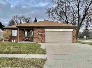 11085 Garbor Dr, Warren, MI 48093